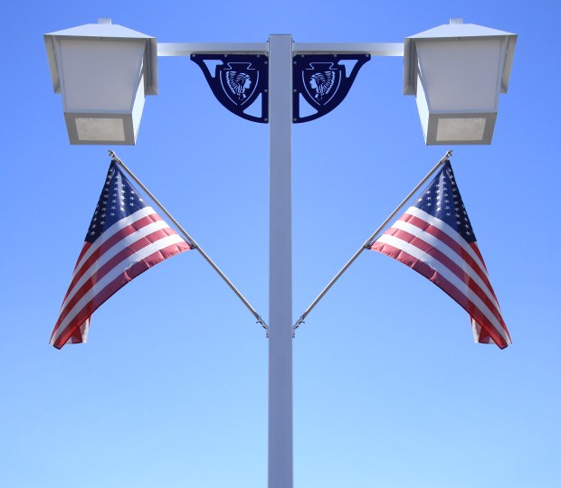 PHOTOROGR - Mirrored Image - 4851